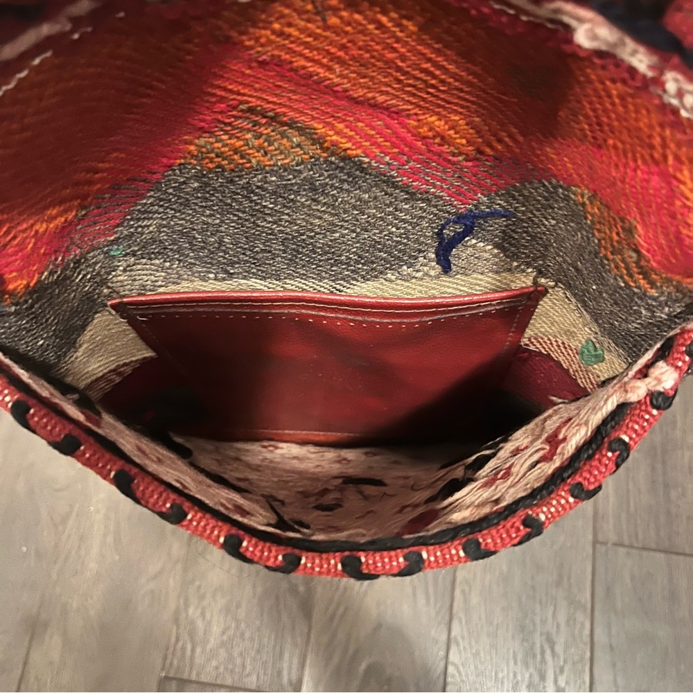 Traditional hand woven Persian Kilim crossbody bag with leather trim like new - Picture 4 of 7